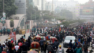 /article/তারেক রহমানকে একনজর দেখতে এভারকেয়ার হাসপাতালের সামনে ভিড়