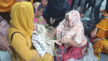 লঞ্চে সন্তান প্রসব, আজীবন ভাড়া ‘ফ্রি’ লঞ্চে সন্তান প্রসব, আজীবন ভাড়া ‘ফ্রি’