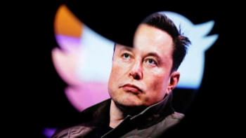 ইলন মাস্ক টুইটার কেনার জন্য নিজের অর্থ, বিনিয়োগ থেকে আসা তহবিল ও ব্যাংক থেকে নেওয়া ঋণ ব্যবহার করেন। ছবি: রয়টার্স ইলন মাস্ক টুইটার কেনার জন্য নিজের অর্থ, বিনিয়োগ থেকে আসা তহবিল ও ব্যাংক থেকে নেওয়া ঋণ ব্যবহার করেন। ছবি: রয়টার্স