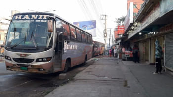 মৌলভীবাজারে ঢাকামুখী গাড়ি ছাড়ছে কম যাত্রী নিয়ে