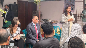 ‘মায়ের ডাক’ এর সমন্বয়ক সানজিদার বাসায় মার্কিন রাষ্ট্রদূত ‘মায়ের ডাক’ এর সমন্বয়ক সানজিদার বাসায় মার্কিন রাষ্ট্রদূত