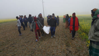 গরুচোর সন্দেহে ২ জনকে পিটিয়ে হত্যা 