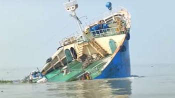 মেঘনায় জাহাজডুবি: ৭২ ঘণ্টা পর উদ্ধার কাজ শুরু