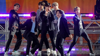 দক্ষিণ কোরিয়ার সবচেয়ে জনপ্রিয় কে-পপ ব্যান্ড বিটিএসের ৩ সদসের নামও কিম। ছবি: রয়টার্স