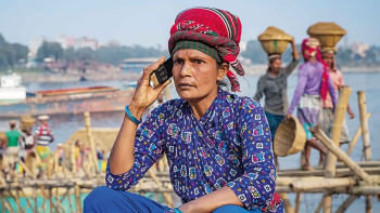 দেশে ৬১.১ শতাংশ মানুষ ইন্টারনেট সংযোগের ‘বাইরে’ দেশে ৬১.১ শতাংশ মানুষ ইন্টারনেট সংযোগের ‘বাইরে’