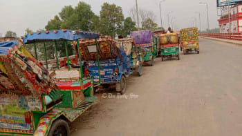 সেতুর ওপর সিএনজি স্ট্যান্ড