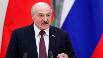 প্রায় ৩০ বছর ধরে বেলারুশের প্রেসিডেন্ট পদে আছেন আলেক্সান্ডার লুকাশেনকো। ছবি: রয়টার্স