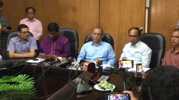 শনিবারের সংঘর্ষের ঘটনায় বহিরাগতরা দায়ী: রাবি উপাচার্য রাবি উপাচার্য, রাজশাহী বিশ্ববিদ্যালয়, রাজশাহী, অধ্যাপক গোলাম সাব্বির সাত্তার,