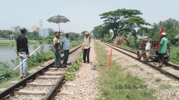 তীব্র গরমে বেঁকে যেতে পারে রেললাইন, ট্রেনের গতি কমানোর নির্দেশ