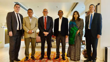 মার্কিন রাষ্ট্রদূত পিটার হাসের সঙ্গে বিএনপির বৈঠক মার্কিন রাষ্ট্রদূত পিটার হাসের সঙ্গে বিএনপির বৈঠক