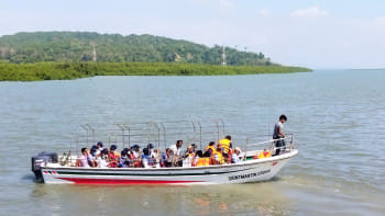 রাখাইনের পরিস্থিতিতে দেখতে মংডুর পথে ২০ রোহিঙ্গাসহ ২৭ সদস্যের প্রতিনিধি দল  