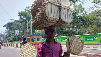 সক্ষমতা আছে, বিদ্যুৎ নেই: গরমে হাঁসফাঁস জীবন