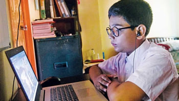 অপ্রয়োজনীয় সফটওয়্যার মুছে ফেললে বাড়তে পারে কম্পিউটারের গতি ও উপযোগিতা। ছবি: অর্কিড চাকমা/স্টার