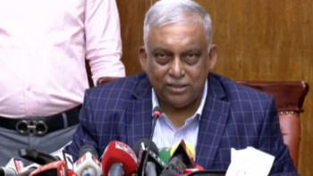 গতকাল আটক ৭০০, সংশ্লিষ্টতা না থাকলে থানা থেকেই মুক্তি: স্বরাষ্ট্রমন্ত্রী গতকাল আটক ৭০০, সংশ্লিষ্টতা না থাকলে থানা থেকেই মুক্তি: স্বরাষ্ট্রমন্ত্রী