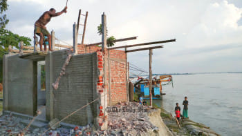 টাঙ্গাইলে আবারও যমুনার ভাঙন, নদীগর্ভে বাড়িঘর-স্থাপনা
