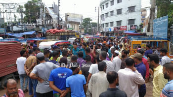বরিশাল জেলা জাপার আহ্বায়ক অস্ত্রসহ আটক বরিশাল জেলা জাপার আহ্বায়ক অস্ত্রসহ আটক