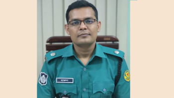 থানায় নিয়ে ২ ছাত্রলীগ নেতাকে মারধরের ঘটনায় এডিসি হারুনকে প্রত্যাহার থানায় নিয়ে ২ ছাত্রলীগ নেতাকে মারধরের ঘটনায় এডিসি হারুনকে প্রত্যাহার