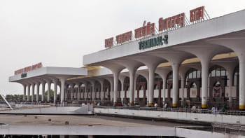 পাসপোর্ট-টিকিট ছাড়াই উড়োজাহাজে শিশু