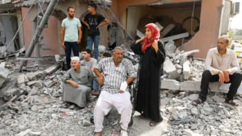 গাজা উপত্যকায় ইসরায়েলের হামলায় ধ্বংস হয়ে যাওয়া একটি বাড়ি। ছবি: রয়টার্স 