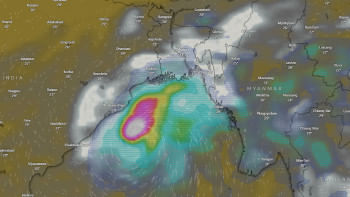 ঘণ্টায় ১৩ কিলোমিটার বেগে এগিয়ে আসছে গভীর নিম্নচাপ ঘণ্টায় ১৩ কিলোমিটার বেগে এগিয়ে আসছে গভীর নিম্নচাপ