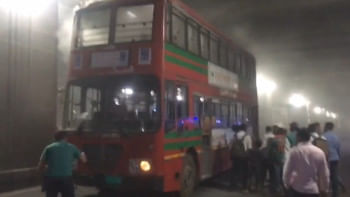 মিরপুরে ঢাকা বিশ্ববিদ্যালয়ের দোতলা বাসে আগুন, মিরপুরে ঢাকা বিশ্ববিদ্যালয়ের দোতলা বাসে আগুন,