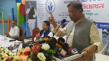 আগুন সন্ত্রাসের বিরুদ্ধে পাড়ায়-মহল্লায় প্রতিরোধ গড়ে তুলুন: তথ্যমন্ত্রী