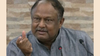 আমার এলাকার মানুষের কষ্ট নাই, ৩ বার করে লিপস্টিক লাগাচ্ছে: বাণিজ্যমন্ত্রী