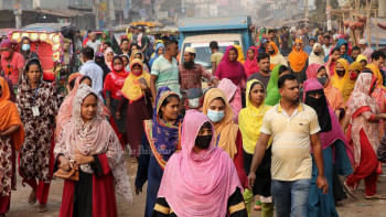 পোশাকশ্রমিক : রপ্তানিকারকদের উদ্বেগ, পরিস্থিতি উন্নয়নে শ্রমিক সংগঠনগুলোর আহ্বান পোশাকশ্রমিক