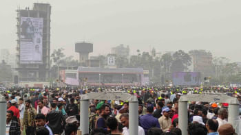 নারায়ণগঞ্জে প্রধানমন্ত্রীর নির্বাচনী জনসভায় নেতাকর্মীদের ঢল