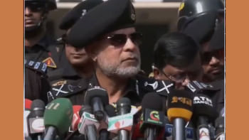 নাশকতার গোয়েন্দা তথ্য ছিল, ট্রেনে আগুন প্রসঙ্গে র‍্যাব মহাপরিচালক