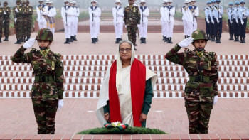 স্মৃতিসৌধে বীর শহীদদের প্রতি প্রধানমন্ত্রী ও মন্ত্রিসভার সদস্যদের শ্রদ্ধা