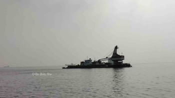 ডুবে যাওয়া ফেরি তোলার প্রস্তুতি চলছে ডুবে যাওয়া ফেরি তোলার প্রস্তুতি চলছে