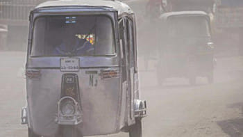 আজ বিশ্বের সবচেয়ে খারাপ বাতাস ঢাকার