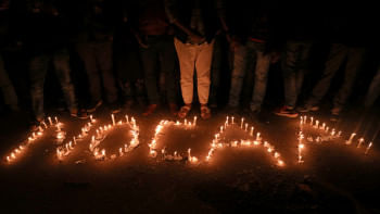 তামিলনাড়ুর রাজধানী চেন্নাইতে বিক্ষোভকারীরা মোমবাতি মিছিল বের করে এই আইনের বিরুদ্ধে স্লোগান দেয়। ছবি: রয়টার্স