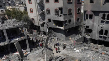 গাজায় ইসরায়েলি হামলায় ৩২ হাজারেরও বেশি ফিলিস্তিনি নিহত হয়েছেন। ছবি: এএফপি