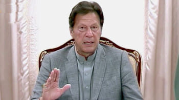 পাকিস্তানের সাবেক প্রধানমন্ত্রী ইমরান খান। ফাইল ছবি: ডন