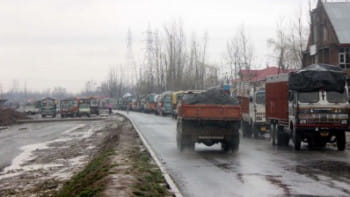 শ্রীনগর-জম্মু সড়ক। ফাইল ছবি: স্টেটসম্যান