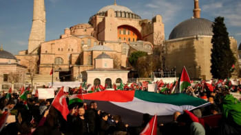 তুরস্কে ফিলিস্তিনিদের সমর্থনে বড় আকারে বিক্ষোভ সমাবেশ হচ্ছে। ছবি: ডয়চে ভেলে