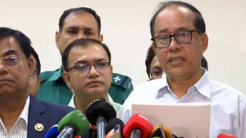 আমরা কোনো বেকায়দায় নেই: সিইসি