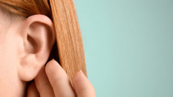 কানে পানি ঢুকলে