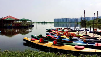 দিয়াবাড়িতে কায়াকিং দিয়াবাড়িতে কায়াকিং