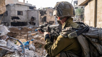 গাজায় সামরিক অভিযানে ইসরায়েলি সেনা। ফাইল ছবি: এএফপি