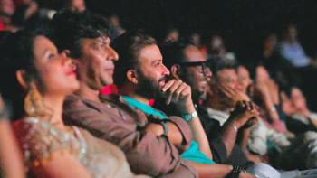 একসঙ্গে 'তুফান' দেখলেন শাকিব-চঞ্চল-শুভ। ছবি: সংগৃহীত