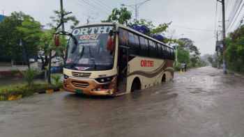 ভারী বর্ষণে ডুবল খুলনা শহর