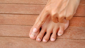 নখের কোনা দেবে যাওয়া