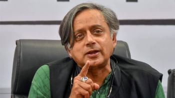 কংগ্রেস নেতা শশী থারুর। ফাইল ছবি: স্টেটসম্যান