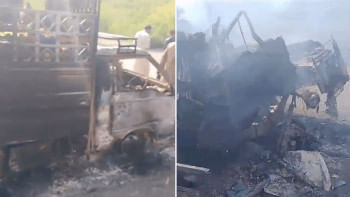 পাকিস্তানে বাস থেকে নামিয়ে যাত্রীদের হত্যার পর বাস-ট্রাকে অগ্নিসংগযোগ করে সন্ত্রাসীরা। ছবি: ডন  পাকিস্তানে বাস থেকে নামিয়ে যাত্রীদের হত্যার পর বাস-ট্রাকে অগ্নিসংগযোগ করে সন্ত্রাসীরা। ছবি: ডন