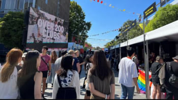 সিডনি বিশ্ববিদ্যালয়ে নবীনবরণ অনুষ্ঠানে অংশ নিচ্ছেন দেশি-বিদেশি শিক্ষার্থী। ফাইল ছবি: রয়টার্স