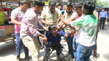 হিরো আলমের ওপর হামলা হিরো আলমের ওপর হামলা