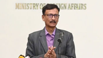 সব কিছু শুধু আইন দিয়ে চলে না, শেখ হাসিনার ভারতে অবস্থান প্রসঙ্গে পররাষ্ট্র উপদেষ্টা